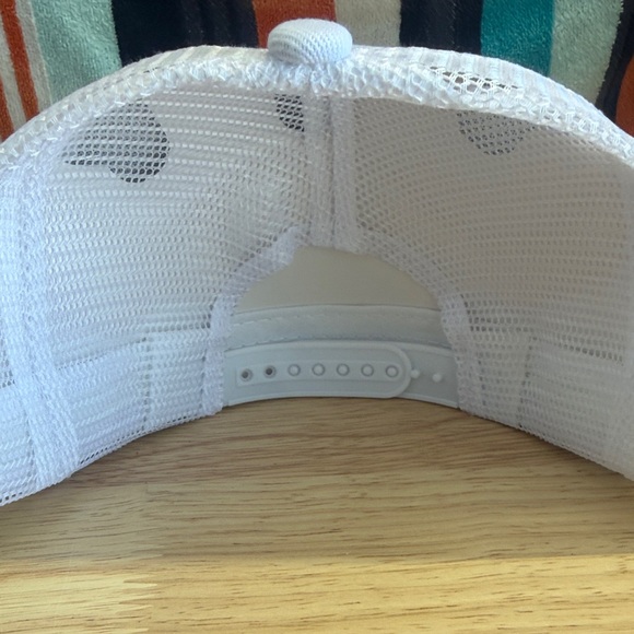 White Simple Man Cap - Picture 4 of 5